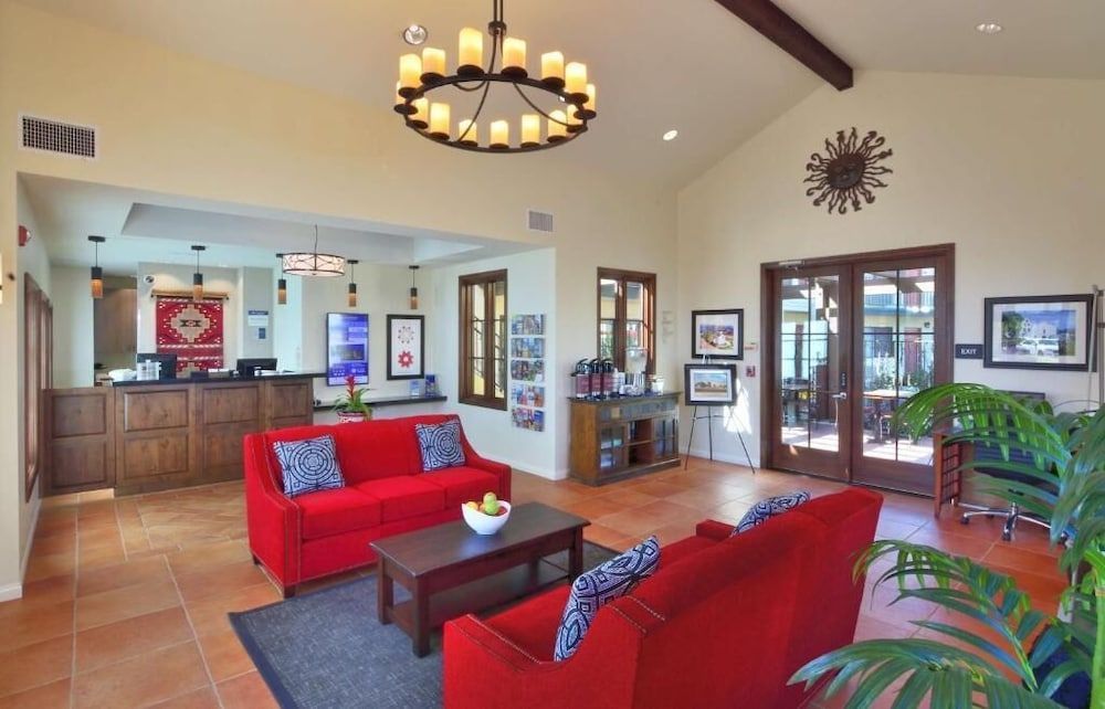 Lamplighter Inn & Suites at SDSU 1