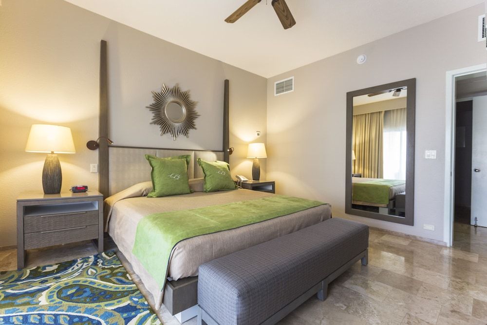 Holiday Inn Club Vacations The Royal Sands All Inclusive 2