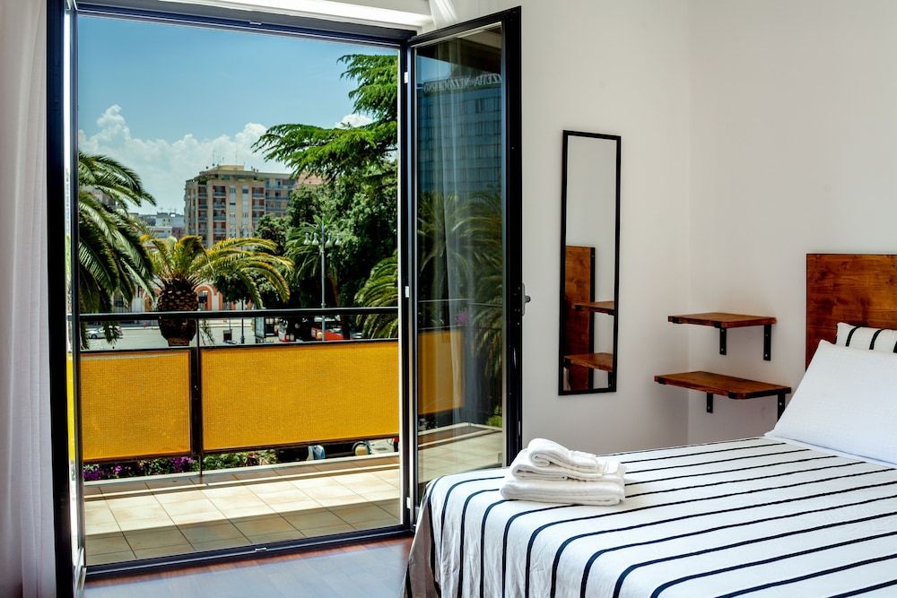 Travel B&B 1