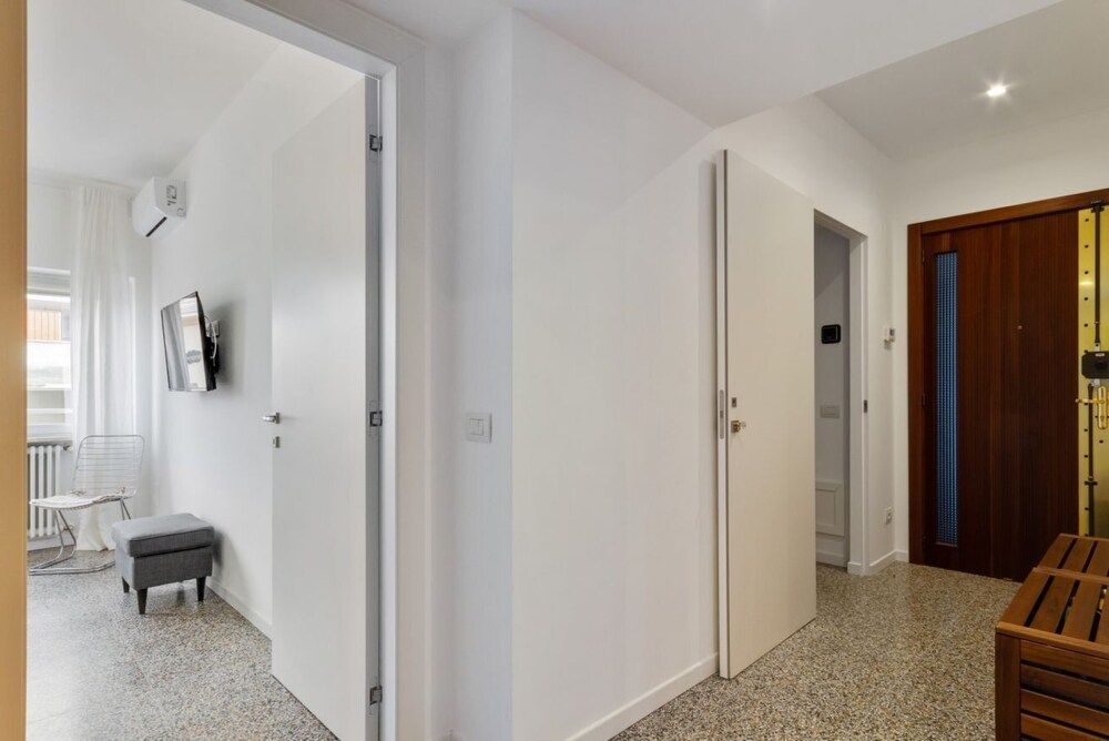 GuestHost - Inner City Apartments 2
