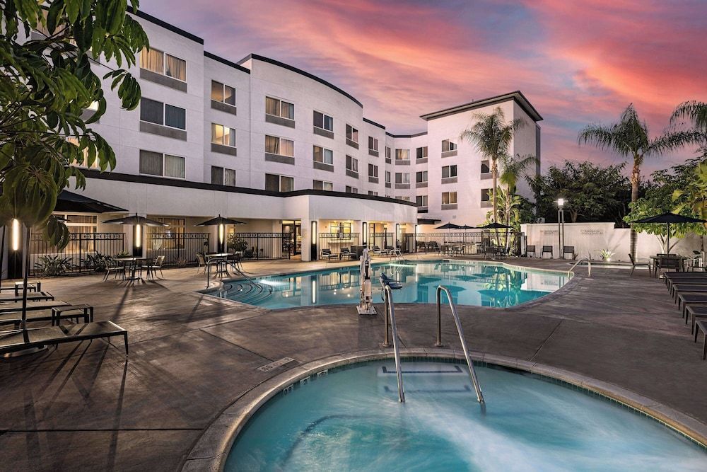 Courtyard by Marriott Anaheim Resort/Convention Center 1