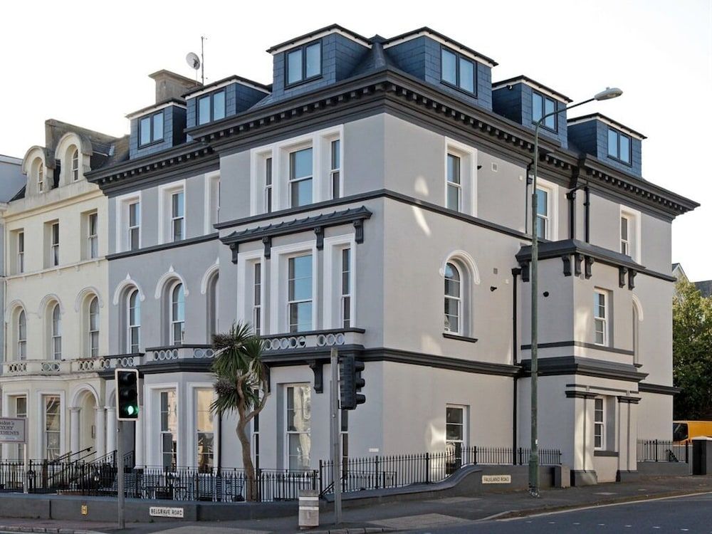 Austens Apartments 1