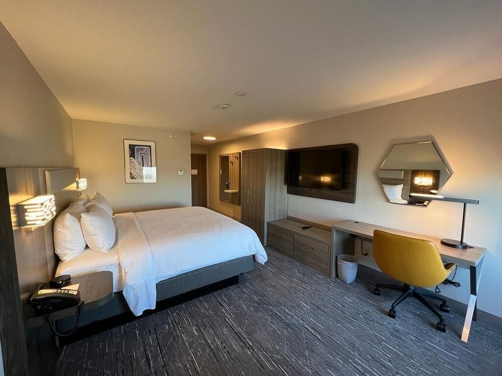 Holiday Inn Express RENSSELAER by IHG 2