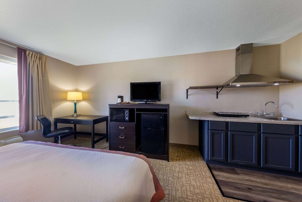 Super 8 by Wyndham Jackson MN 1