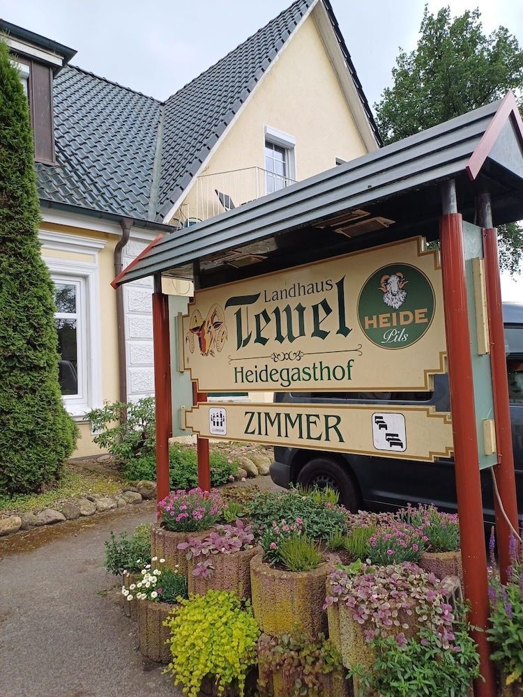 Landhaus Tewel Hotel mit Restaurant 14KM vom Heide-Park 1
