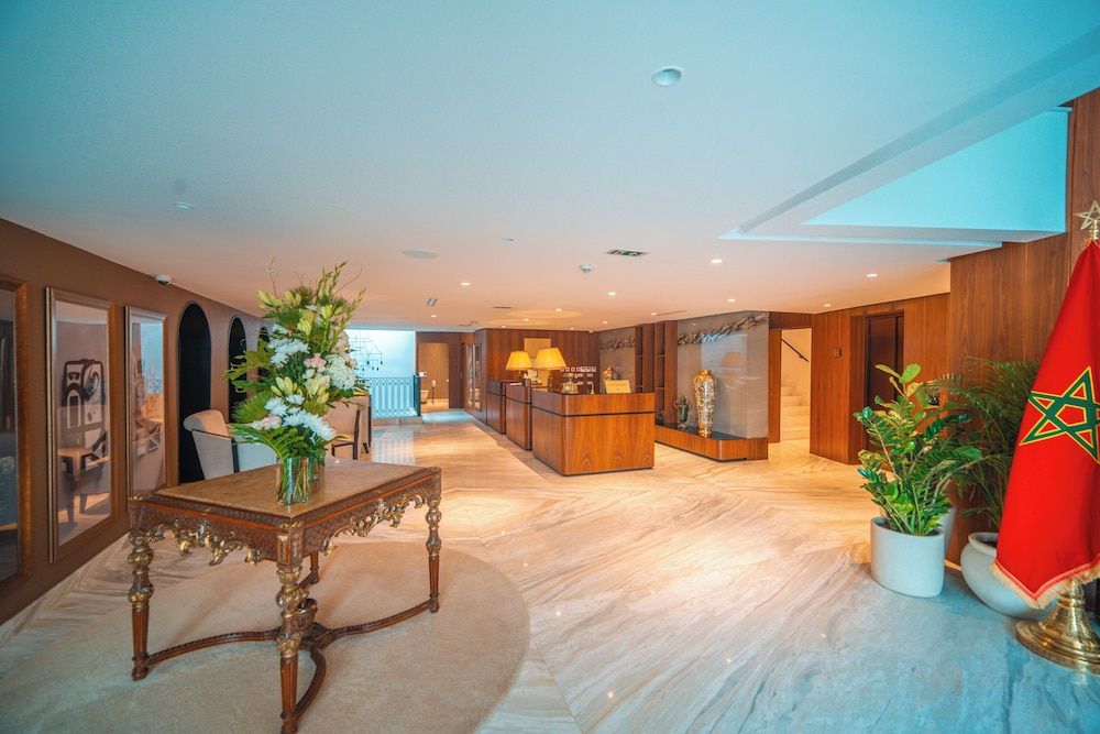 BRĂAT Hôtel 1