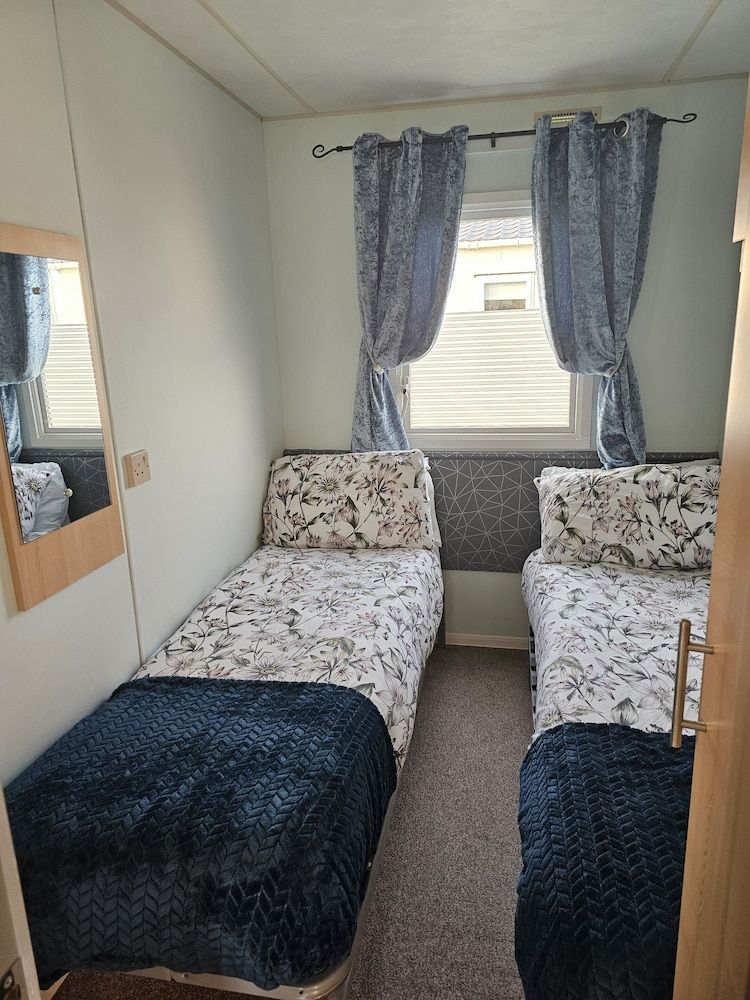 Inviting 3-bed Caravan in Porthcawl 2