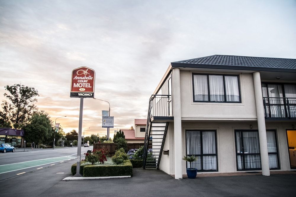 Annabelle Court Motel 1