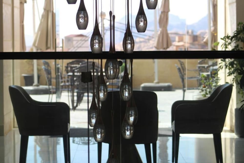 H Luxury Hotel 1