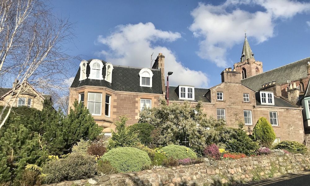 Leven House Bed and Breakfast 1
