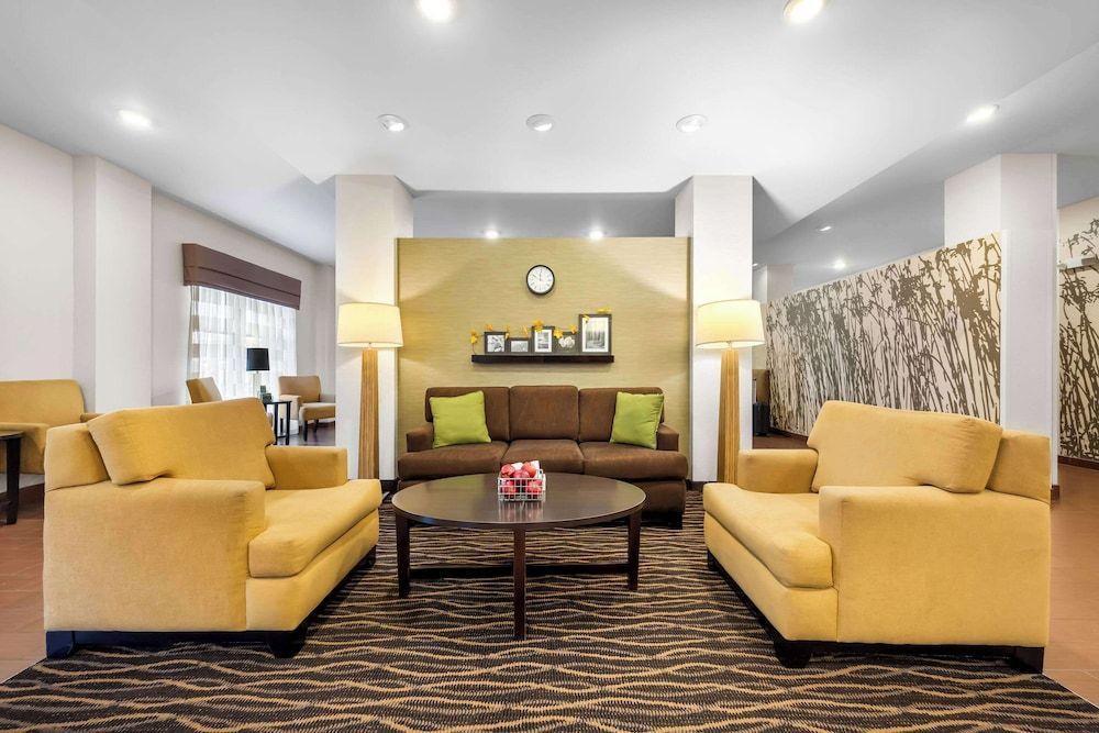 Sleep Inn & Suites West-Near Medical Center 2