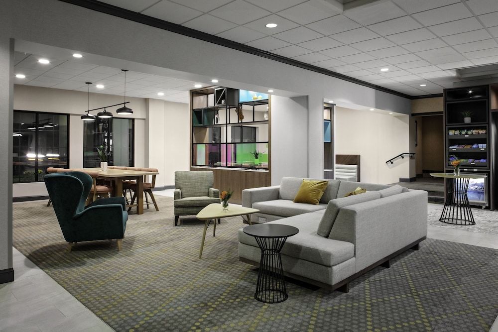 Holiday Inn & Suites BOSTON-PEABODY by IHG 2