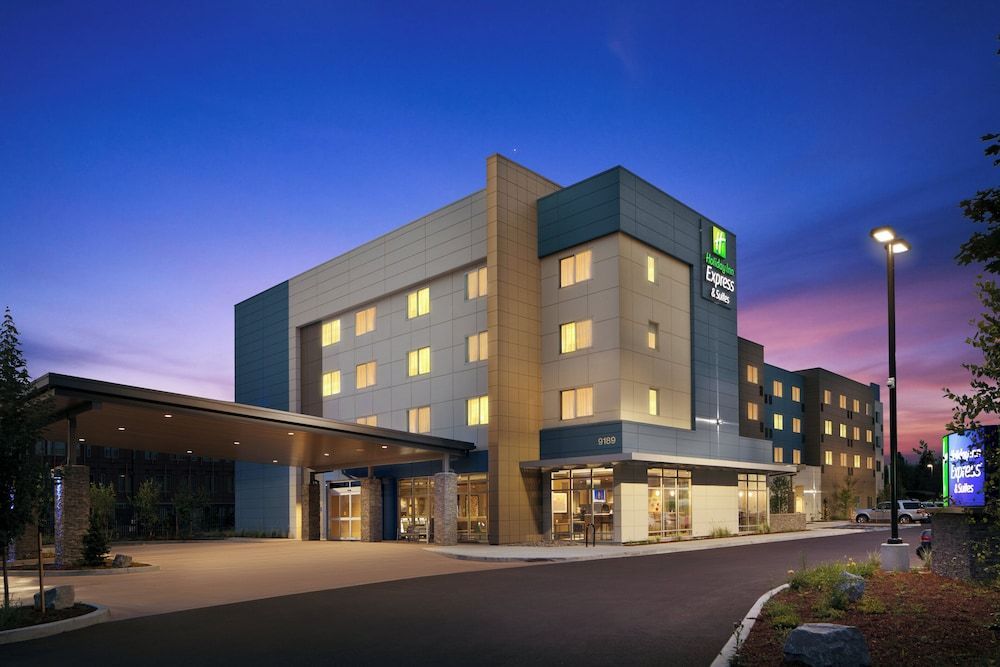 Holiday Inn Express & Suites PORTLAND AIRPORT by IHG 1