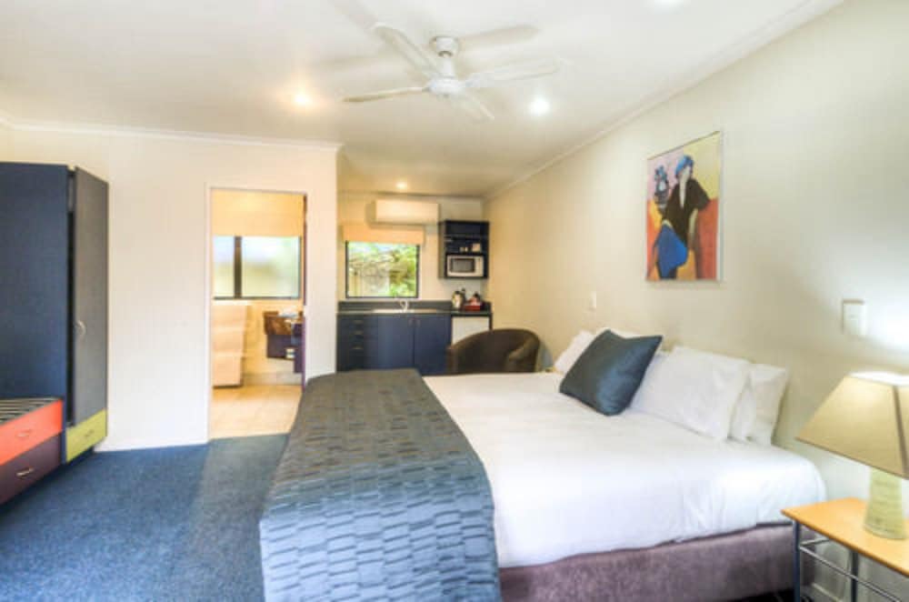 Claremonte Motor Lodge 1