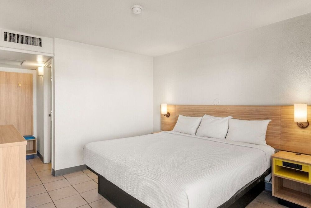 Days Inn by Wyndham Wheat Ridge - Denver West 1