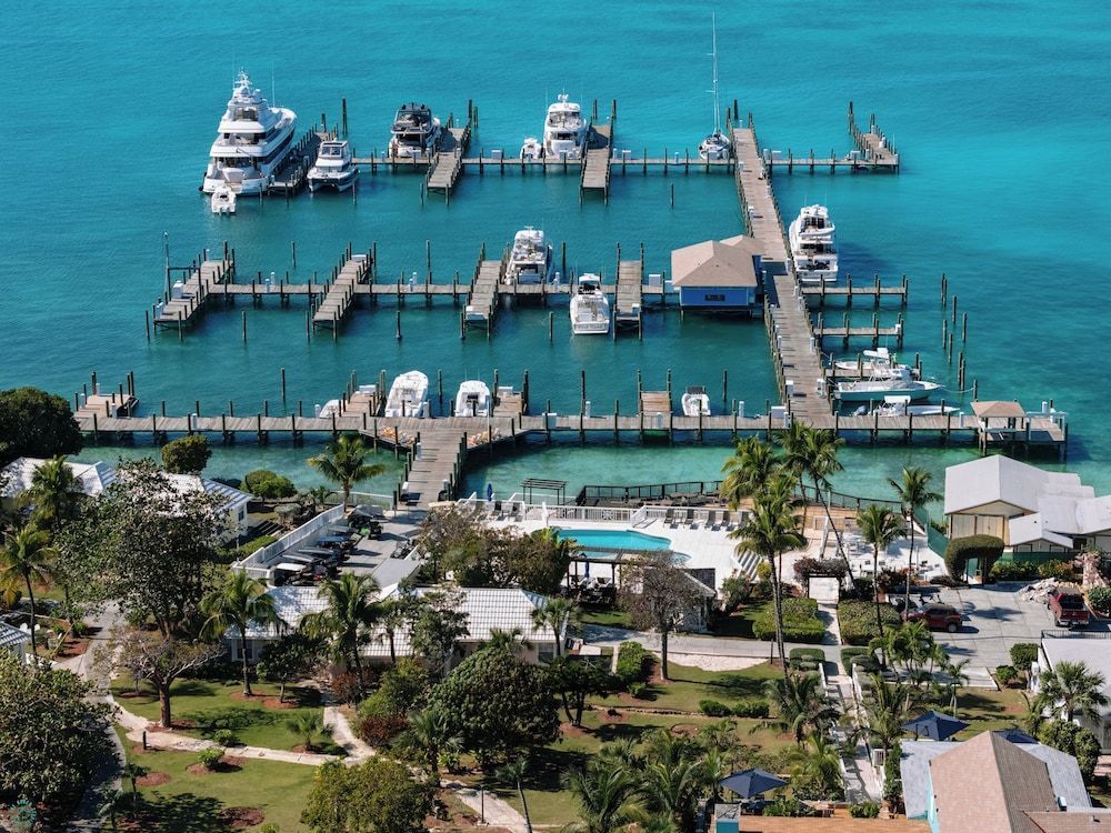 Romora Bay Resort & Marina 1