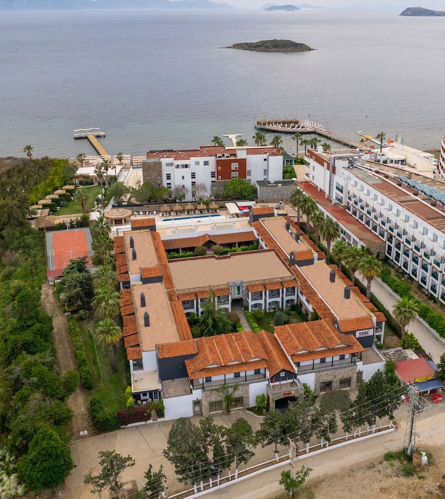 Tiana Beach Resort 1