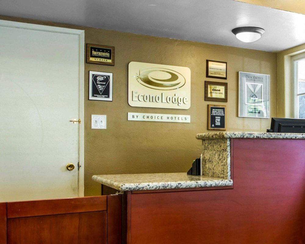 Econo Lodge Sacramento Convention Center 2