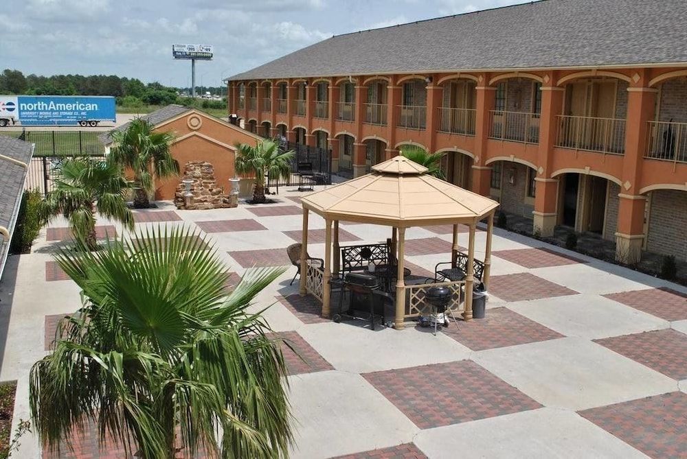 Executive Inn Brookshire 1