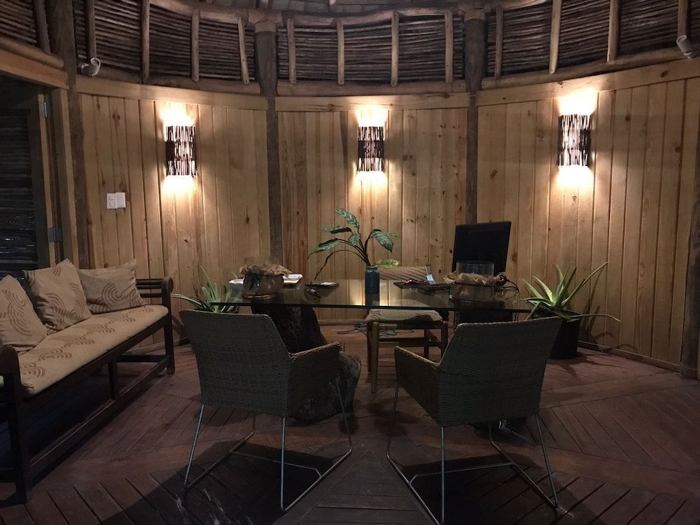 Casa Bonita Tropical Lodge 2