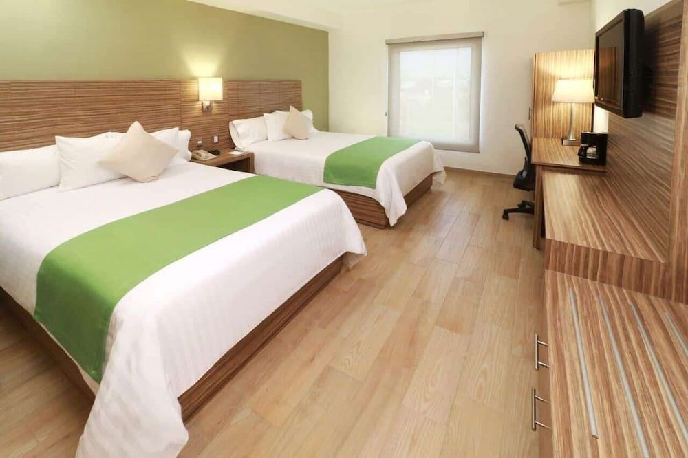Wyndham Garden Monterrey Valle Real 1