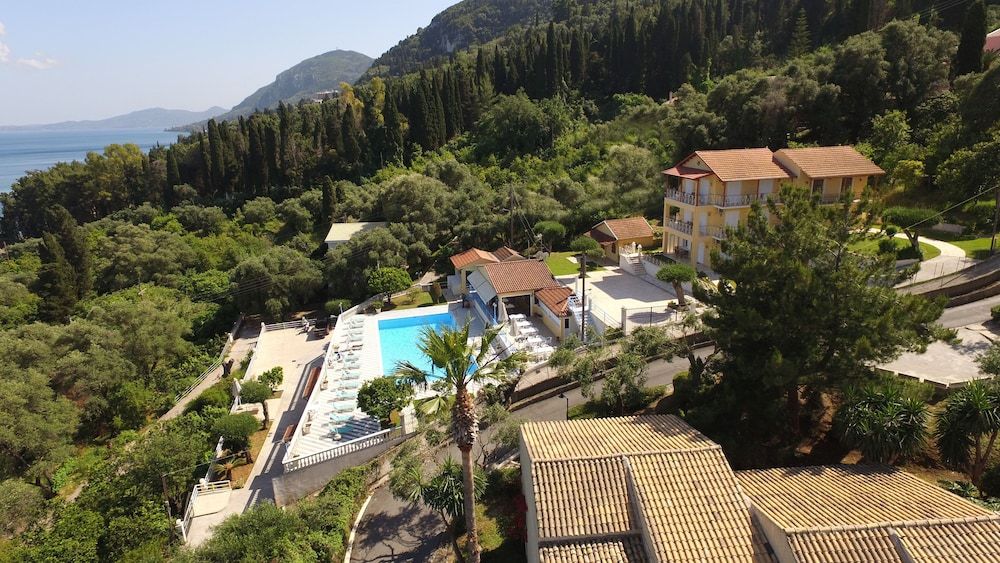 Brentanos Apartments - A - View of Paradise 1