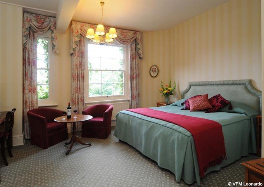 Crown Hotel 2