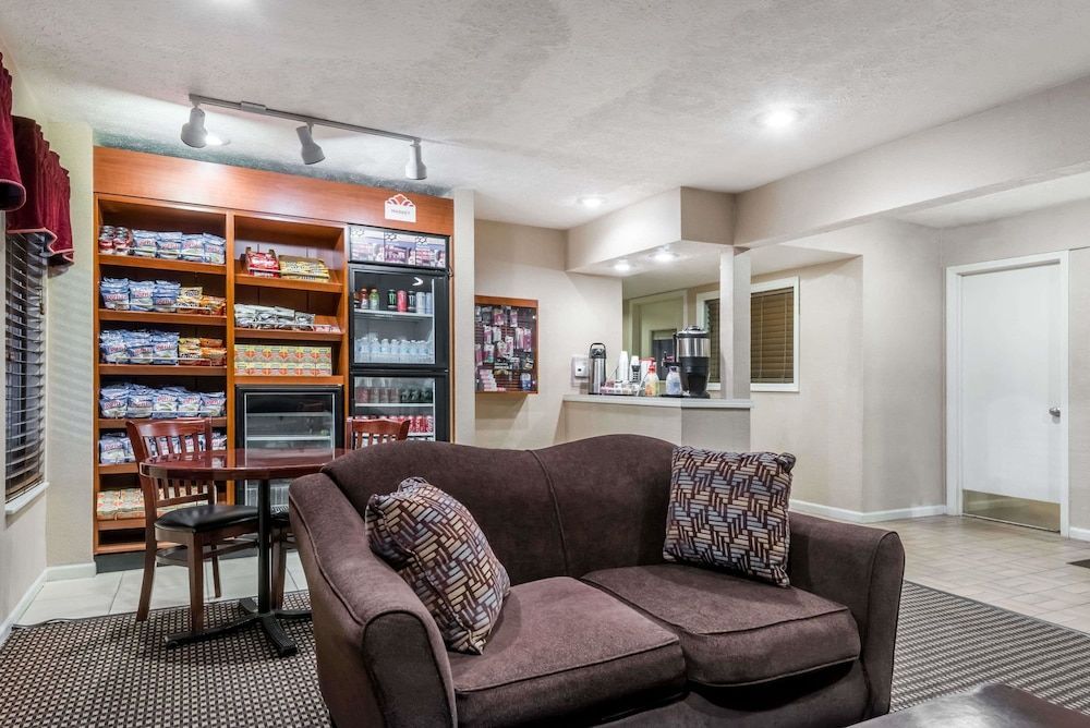 Hawthorn Extended Stay by Wyndham Columbus 2