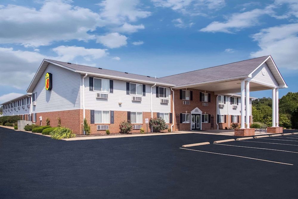 Super 8 by Wyndham Washington 1