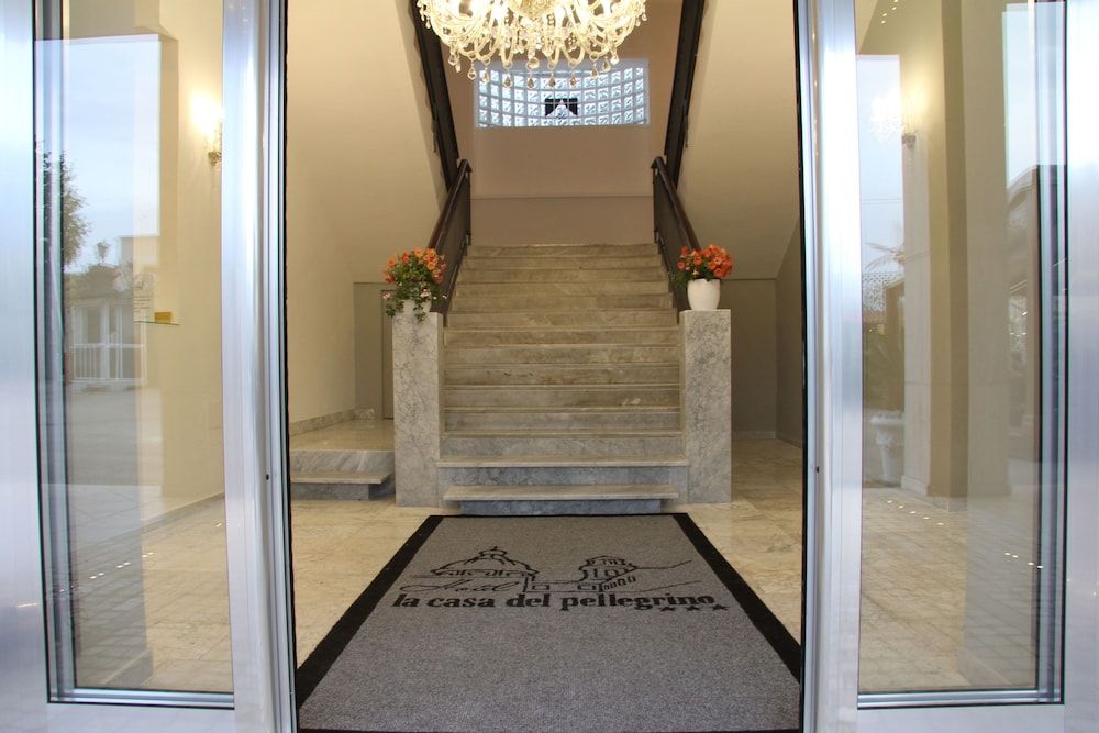 Hotel La Casa Del Pellegrino 2