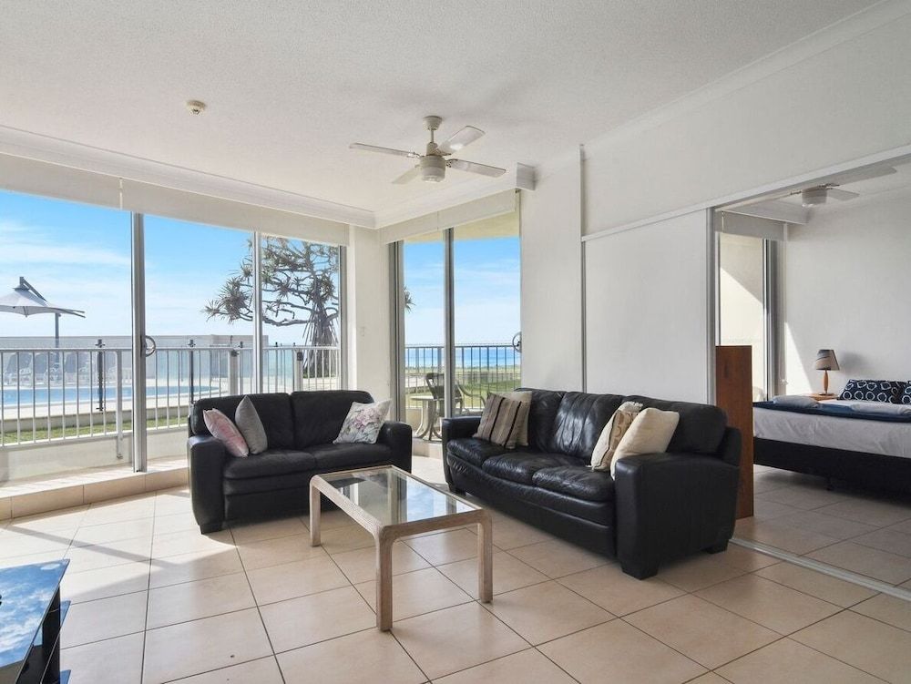 Beachside Tower Apartments 2