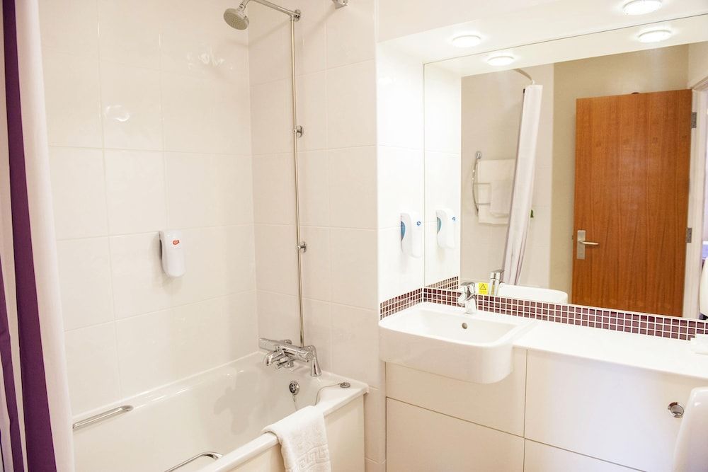 Premier Inn Lichfield North East - A38 2