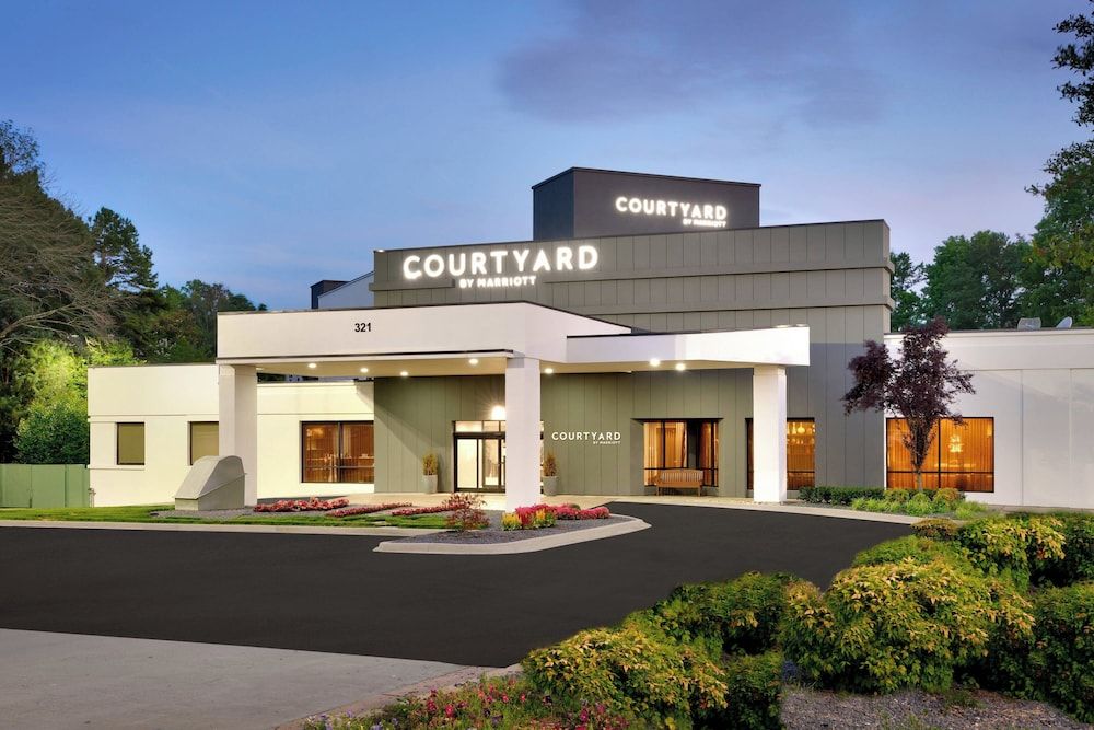 Courtyard by Marriott Charlotte Airport LoSo 1