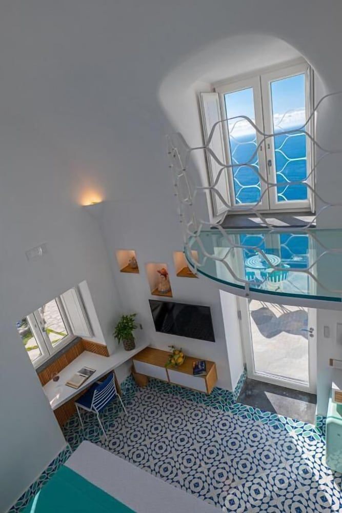 Petrea Lifestyle Suites 1
