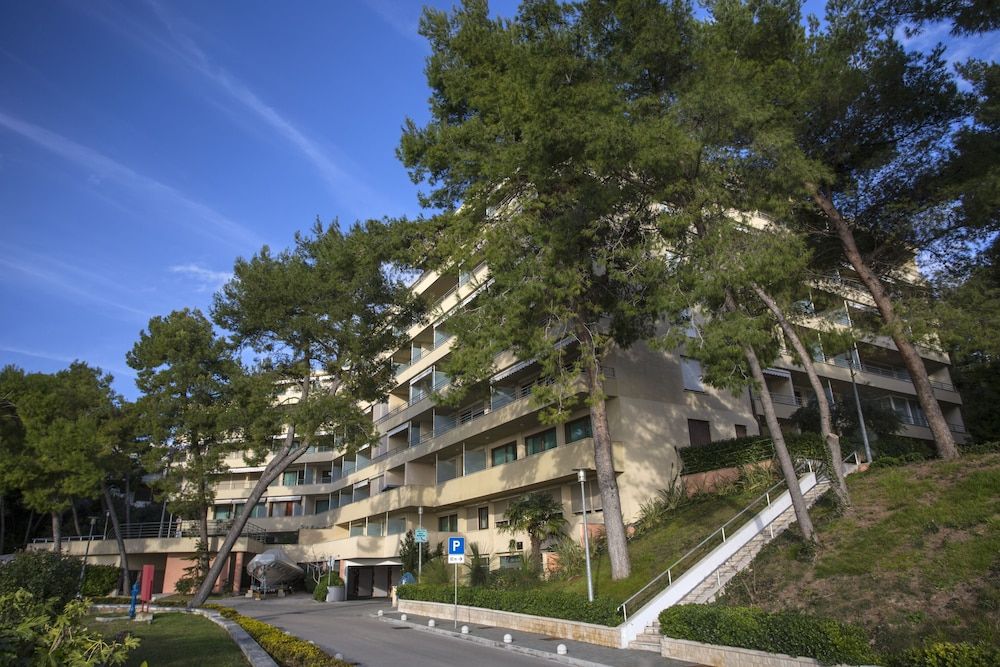The Residence Aparthotel 1