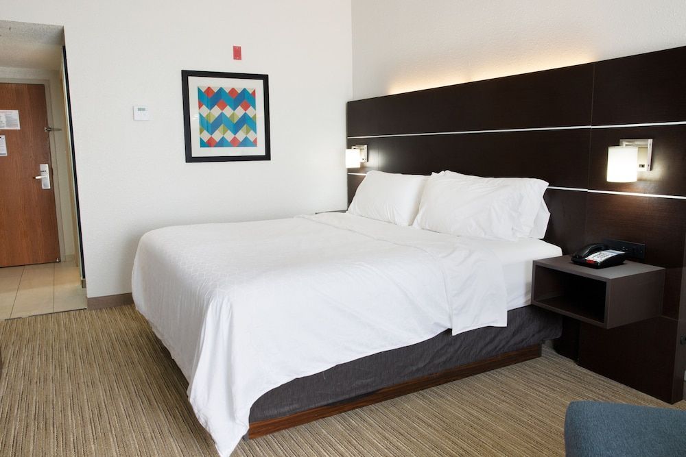 Holiday Inn Express & Suites DAYTON-HUBER HEIGHTS by IHG 2