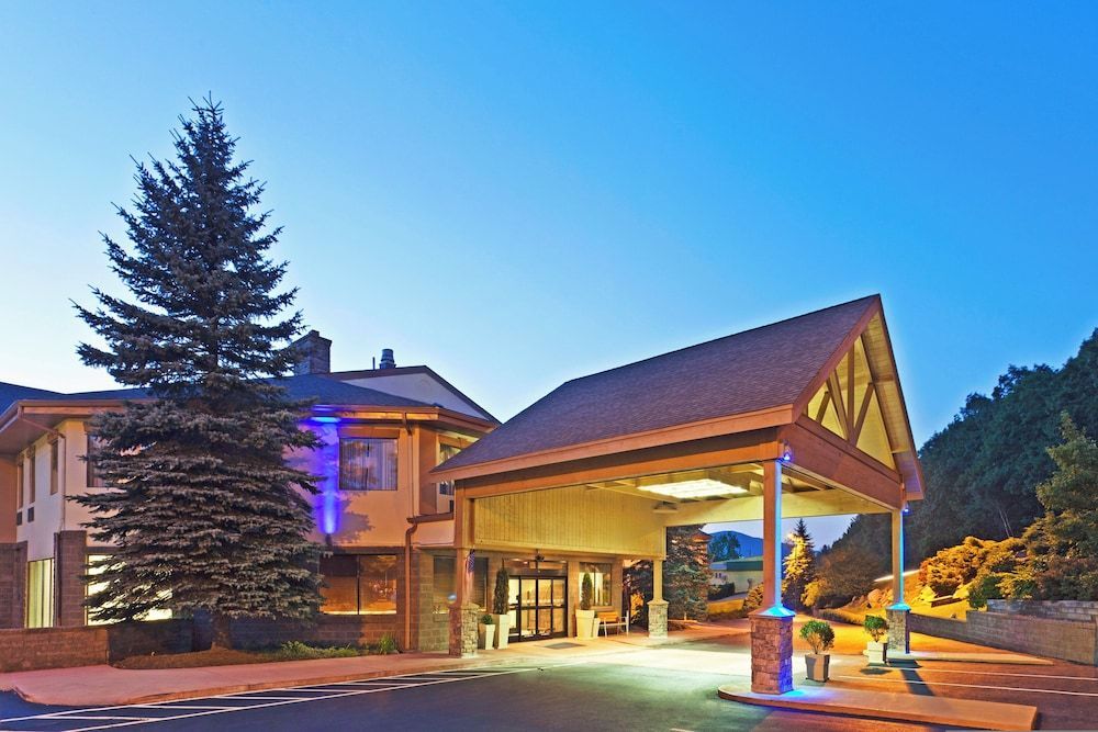 Holiday Inn Express Blowing Rock South by IHG 1