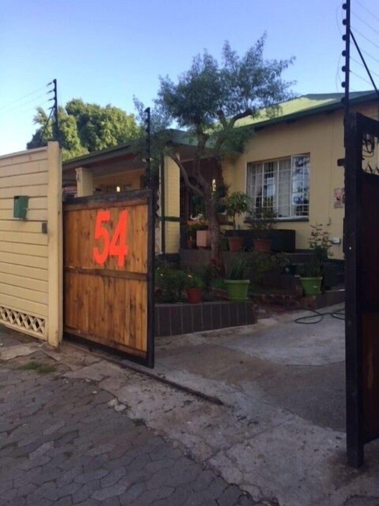 Cottage in Orange Grove 1