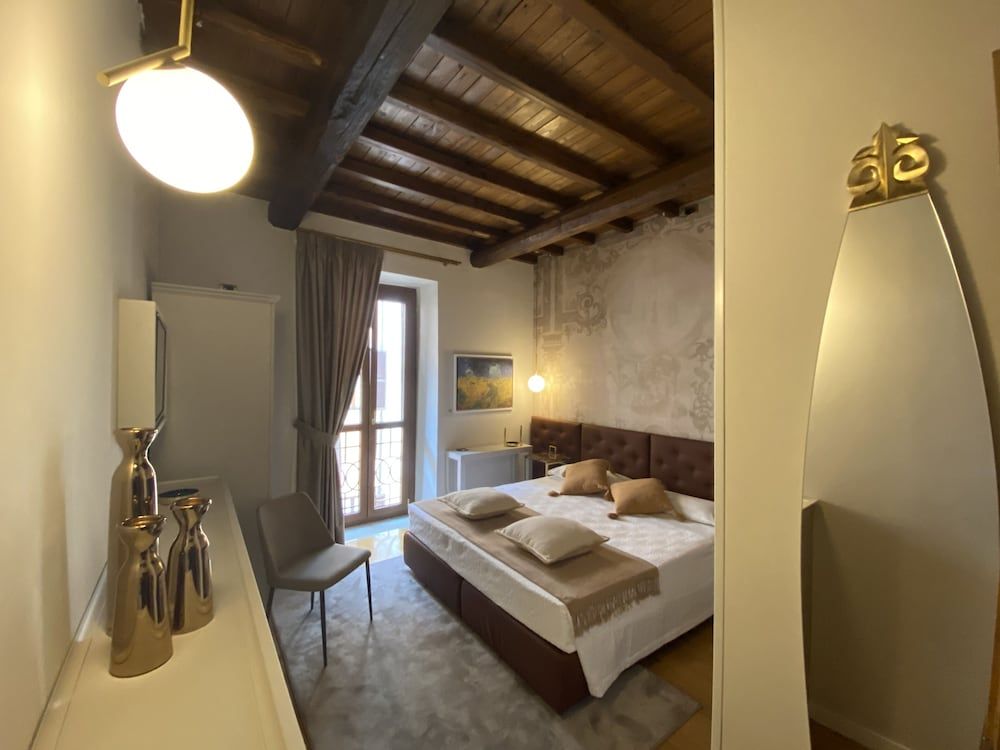 Condotti Rooms 1