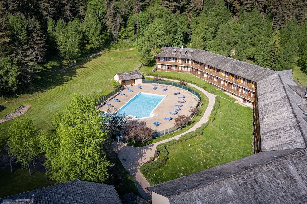 Les Hameaux De Lozere Sure Hotel Collection by Best Western 1
