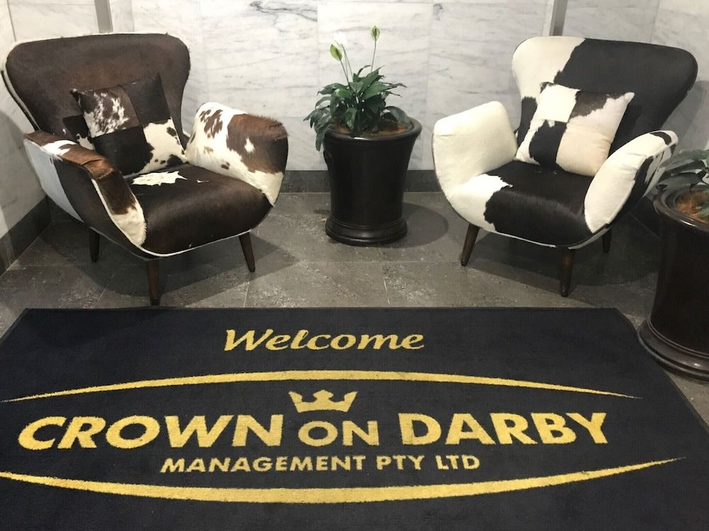 Crown on Darby Newcastle 1