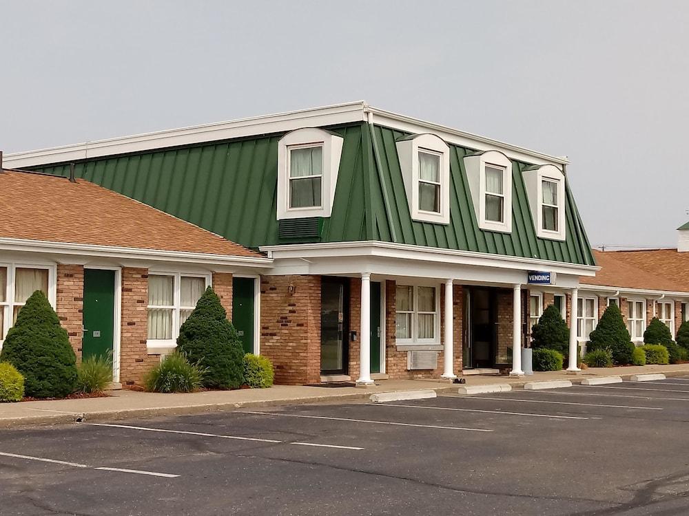 Travelodge by Wyndham New Philadelphia 2