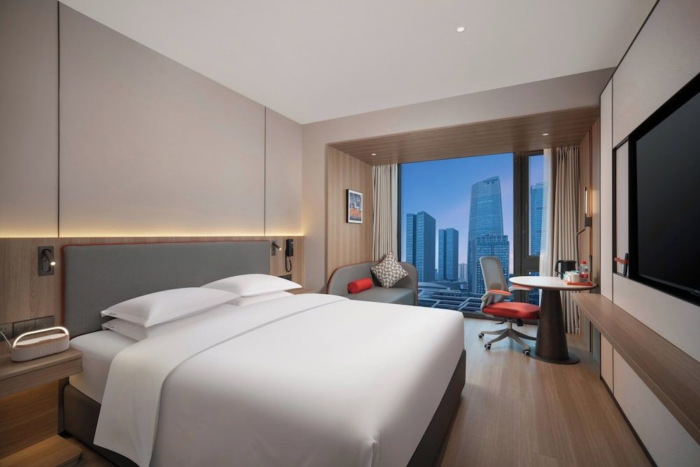 Holiday Inn Express Chongqing Central Park by IHG 2