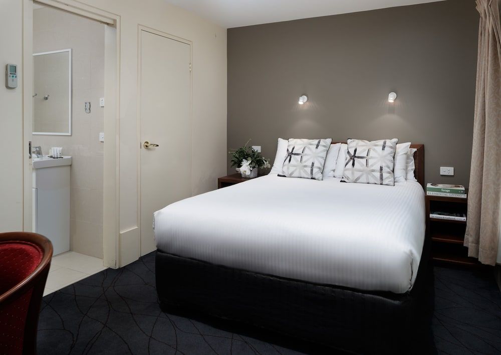 The Victoria Hotel 2