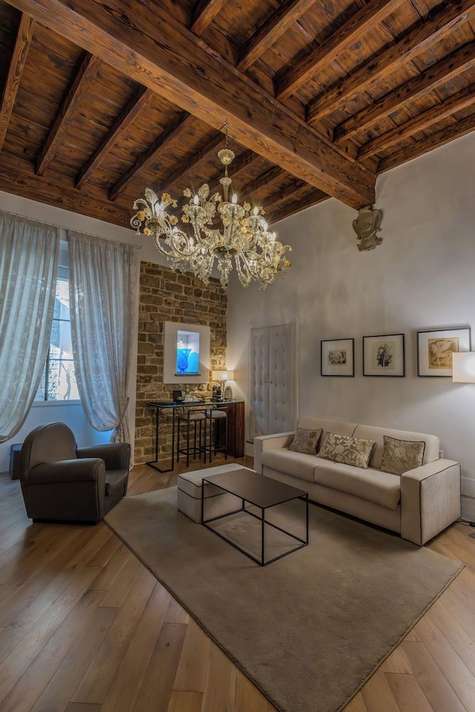 Donati Luxury Tower Suites 1