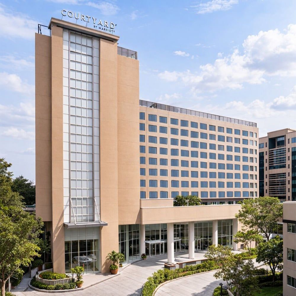 Courtyard by Marriott Mumbai International Airport 1