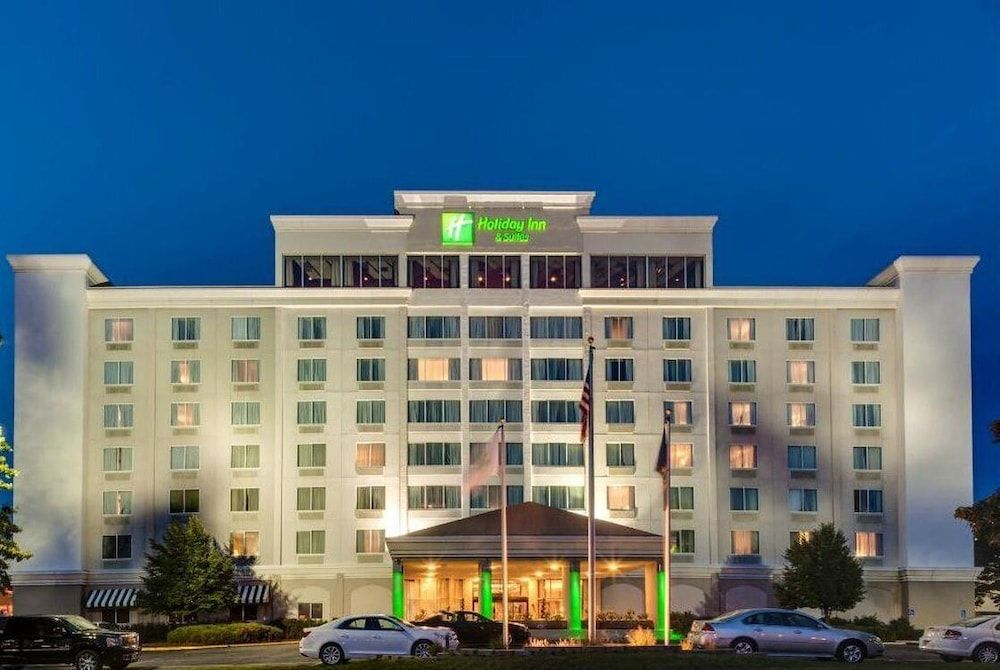 Holiday Inn & Suites OVERLAND PARK-WEST by IHG 1