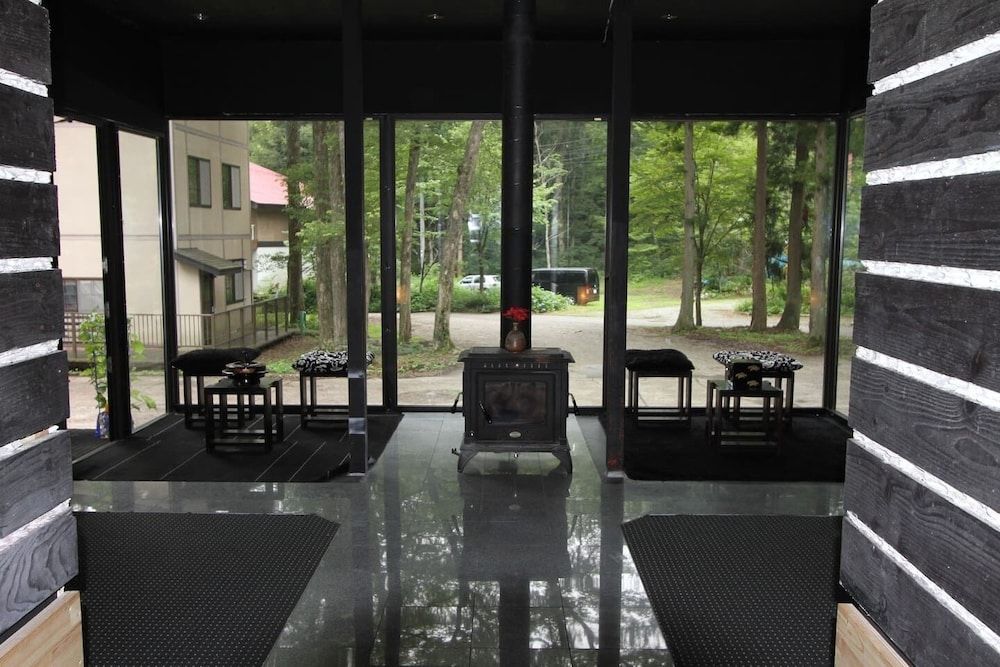 Alpine Lodge 2