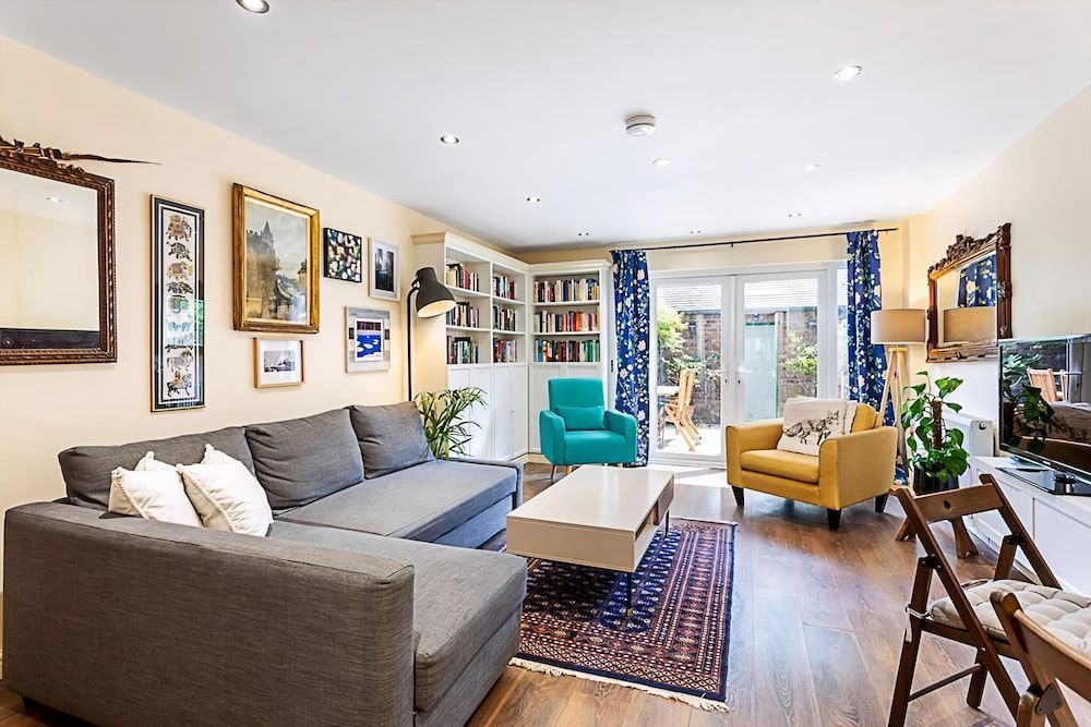 Terraced Bermondsey House 1