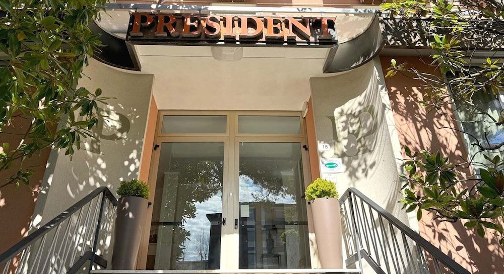 Hotel President 1